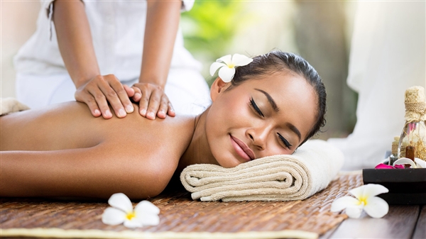 Spa therapist 