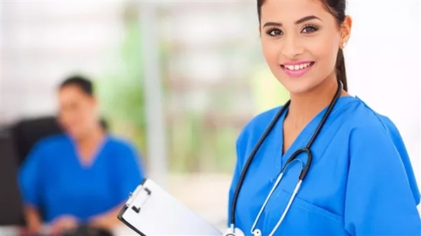 Νοσηλεύτρια