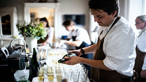 Βοηθός σερβιτόρου