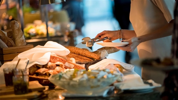 Υπάλληλος μπουφέ