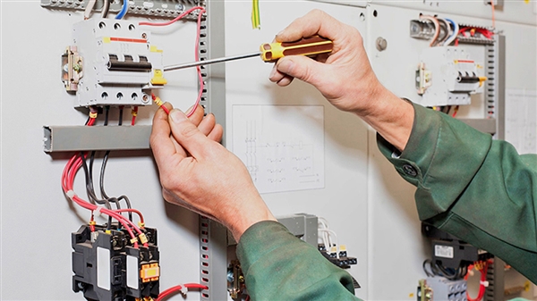Τεχνίτης ηλεκτρολόγος