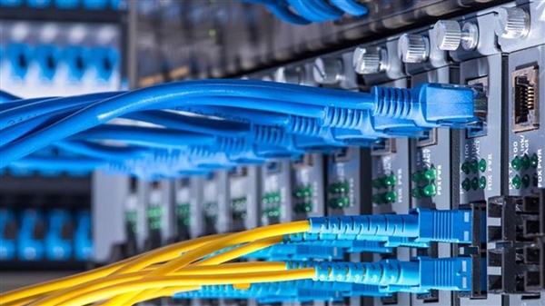 Τεχνικός δικτύων οπτικών ινών