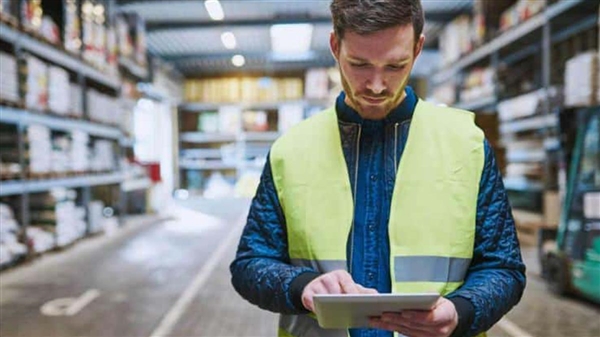 Αποθηκάριος