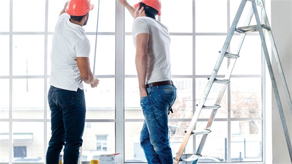 Βοηθός τεχνίτη κουφωμάτων