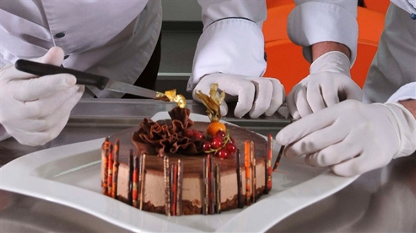 Βοηθός ζαχαροπλάστης