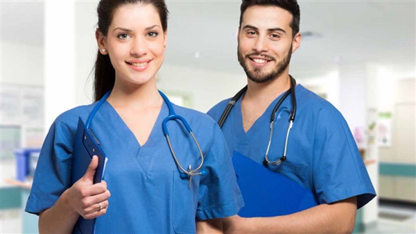 Νοσηλεύτρια