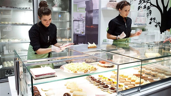 Πωλήτρια σε αρτοζαχαροπλαστείο