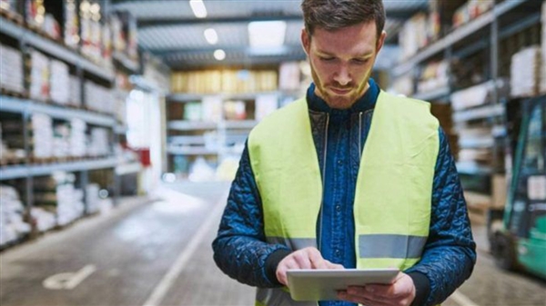  Υπάλληλος αποθήκης