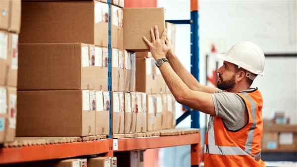 Υπάλληλος αποθήκης