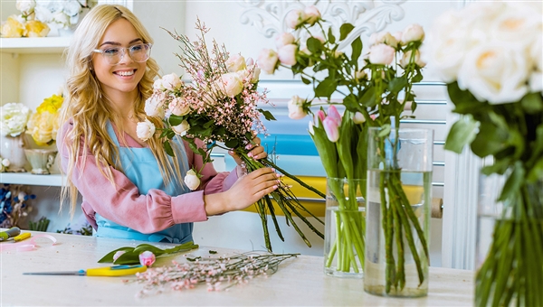 Υπάλληλος σε ανθοπωλείο