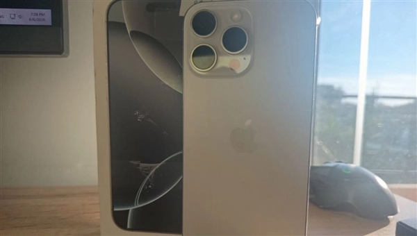 iPhone 16 Pro Max άσπρο 256GB