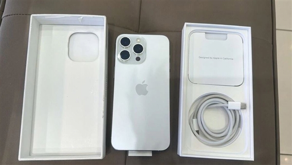 iPhone 15 Pro Max 256GB White Titanium