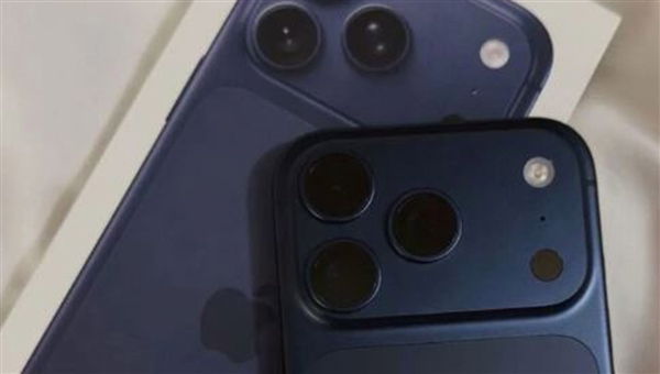 iPhone 17 Pro μπλε