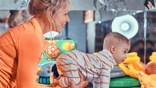 Babysitter για μωρό 1 έτους