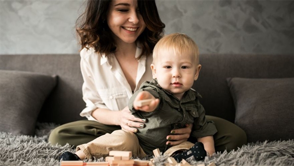 Babysitter για βρέφος 4 μηνών