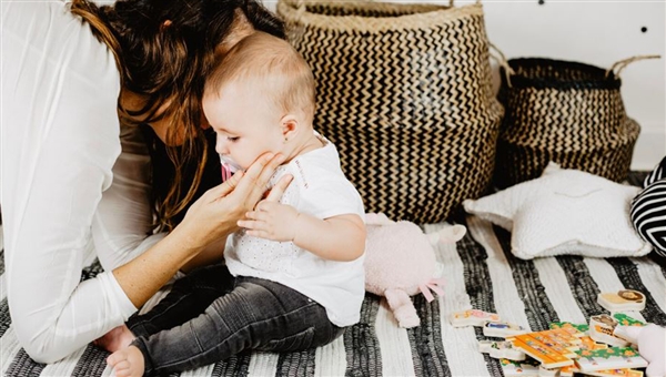 Babysitter για βρέφος 6 μηνών
