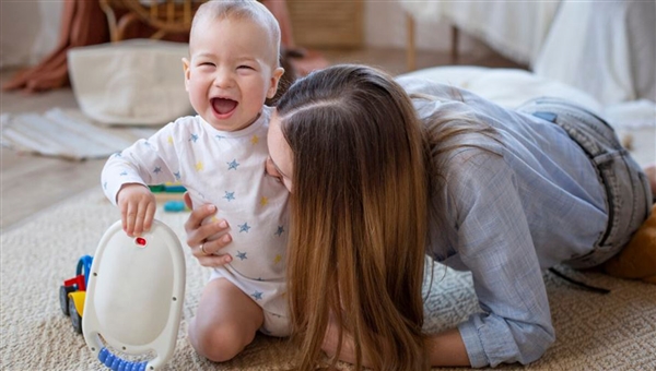 Babysitter για παιδάκι 4 μηνών