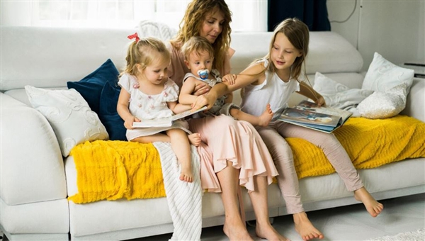 Babysitter για τρια παιδιά